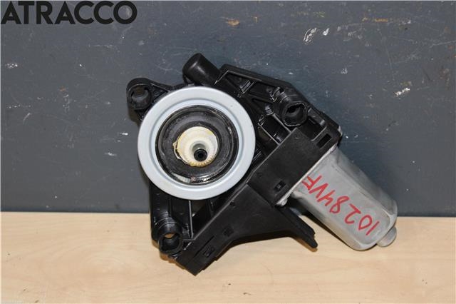 Ruteheis til Volvo V40 2012-2019  (966268103|)