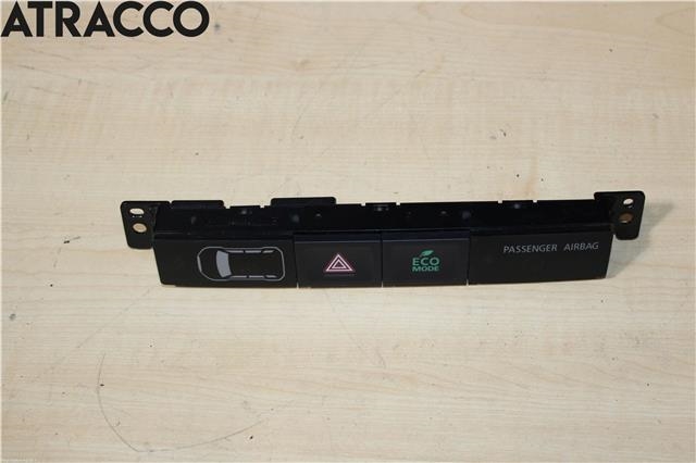 Bryter nødblink til Mitsubishi Outlander 2012-2015 (Type III, Fase 1)  (8002B409|)