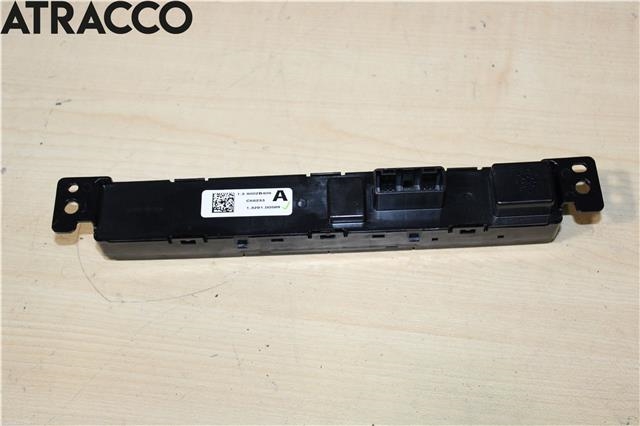 Bryter nødblink til Mitsubishi Outlander 2012-2015 (Type III, Fase 1)  (8002B409|)