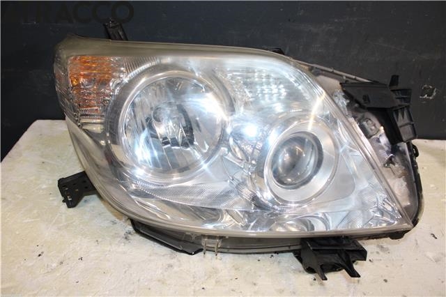 Frontlykt høyre halogen til Toyota Land Cruiser 70, 1985-->>  (8113060E40)