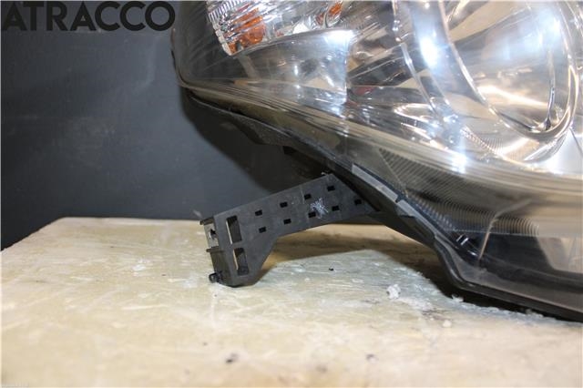 Frontlykt høyre halogen til Toyota Land Cruiser 70 1985-->>  (8113060E40|)