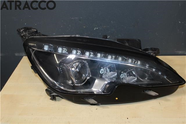 Frontlykt høyre halogen til Peugeot 308 2013-2021 (Type II) (9677832380|)