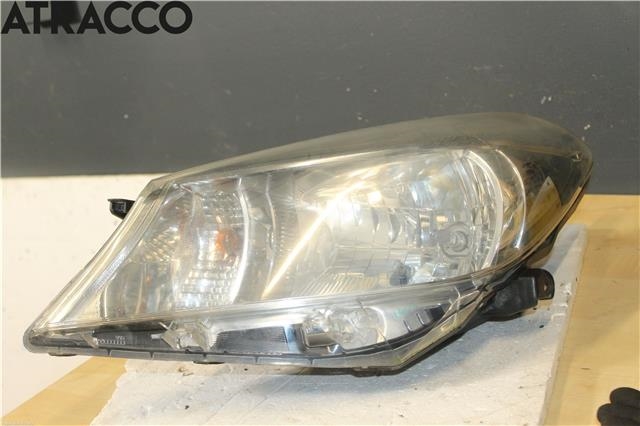 Frontlykt venstre halogen til Toyota Yaris, 2012-2014 (Type III, Fase 1)  (811700D470)