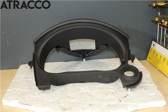 Dashbord diverse til Mitsubishi Outlander, 2015-->> (Type III, Fase 2)  (8060A168)