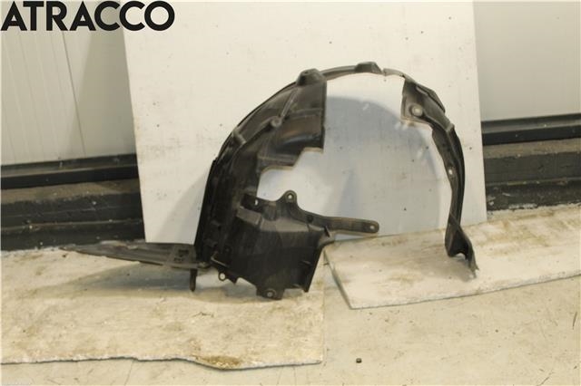 Skjerm locari venstre foran til Mazda CX-3, 2015-2022  (D10E56130B)