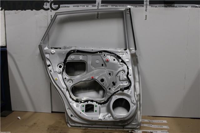 Dør venstre bak til Toyota Avensis 2009-2015 (Type III, Fase 1)  (6711405060|)