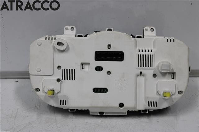 Instrumentpanel til Toyota RAV4 2006-2009 (Type III, Fase 1)  (8380042D03|)