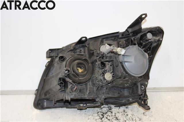 Frontlykt høyre halogen til Toyota Avensis 2003-2008 (Type II)  (8113005240|)