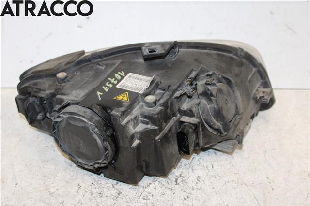 Frontlykt venstre halogen til Audi A4 2004-2008 (Type III) (B7) (B7) (8E0941029BM|)
