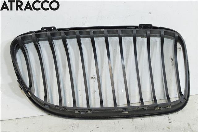 Grill venstre til BMW 3-Serie 2005-2011 (E90/E91/E92/E93) (E90/E91/E92/E93) (51712146911|)