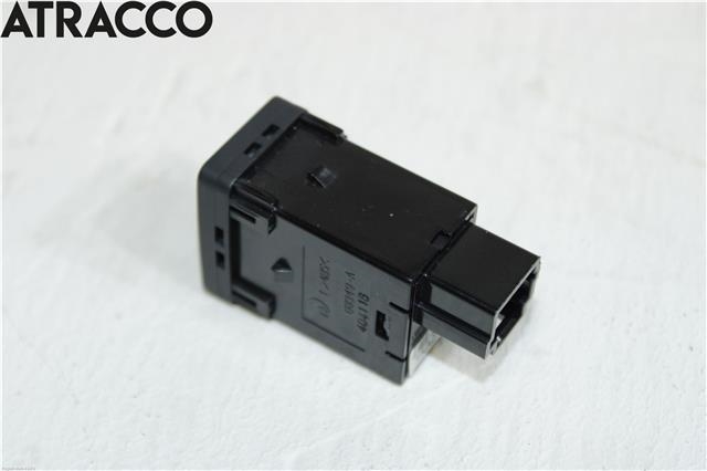 Bryter Antispinn til Nissan Qashqai 2014-2021 (Type II)  (251451KA0A|)