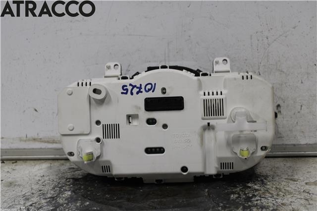 Instrumentpanel til Toyota RAV4 2006-2009 (Type III, Fase 1)  (8380042D03|)