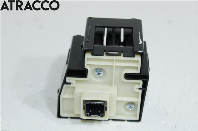 Bryter nødblink til Toyota Prius +7 2012-2020 (Type III) (stasjonsvogn) (stasjonsvogn) (8433047040|)