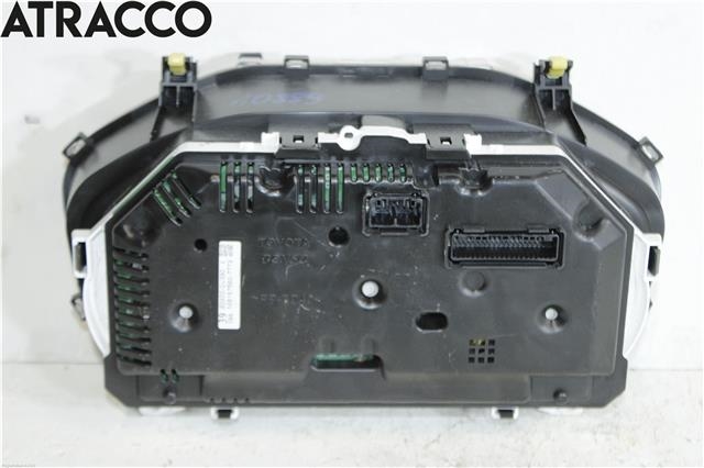 Instrumentpanel til Toyota Yaris 2014-2020 (Type III, Fase 2)  (838000U390|)