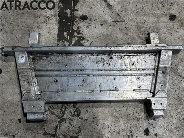 Travers foran hoved til Volvo XC40 2018-2024  (32346883|)