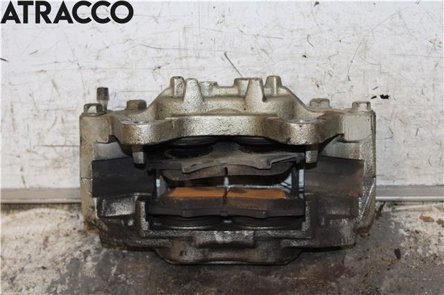 Bremsecaliper høyre foran til Mitsubishi Pajero 2007-2016 (Type IV, Fase 1)  (4605B706|)