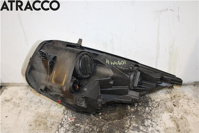Frontlykt høyre halogen til Kia Venga 2010-2017  (921021P000|)
