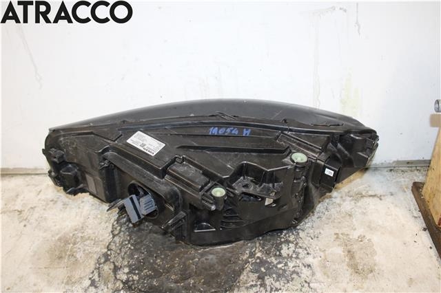 Frontlykt høyre halogen til Volvo XC40 2018-2024  (31689899|)