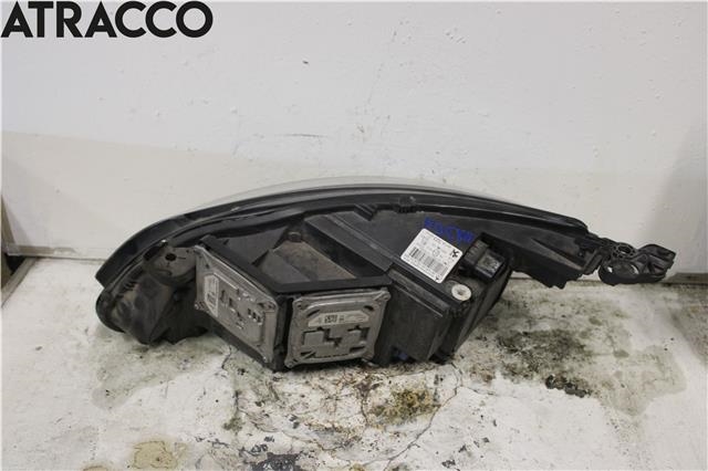 Frontlykt høyre halogen til Peugeot 308 2013-2021 (Type II)  (9677832380|)