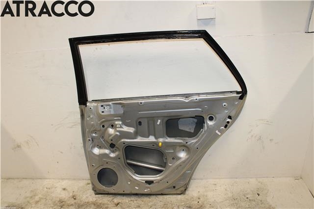 Dør høyre bak til Toyota Avensis 2003-2008 (Type II)  (6700305130|)