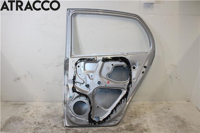 Dør høyre bak til Toyota Yaris 2006-2009 (Type II, Fase 1)  (670030D110|)