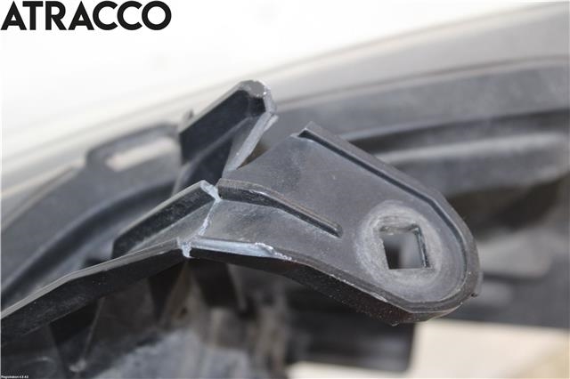 Frontlykt høyre halogen til Mitsubishi Outlander 2012-2015 (Type III, Fase 1)  (8301C204|)