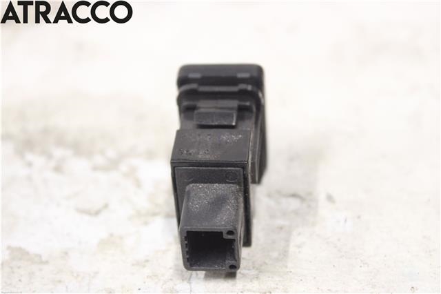 Bryter diverse til Mitsubishi Outlander 2012-2015 (Type III, Fase 1)  (8610A088|)