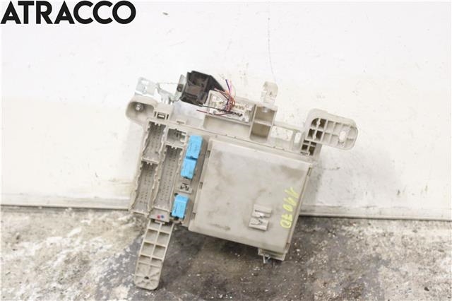 Sikringsboks til Toyota Land Cruiser 120 2002-2009  (8274135110|)