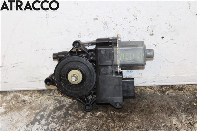 Ruteheis til Peugeot 2008, 2013-2019 (Type I)  (9816402380)