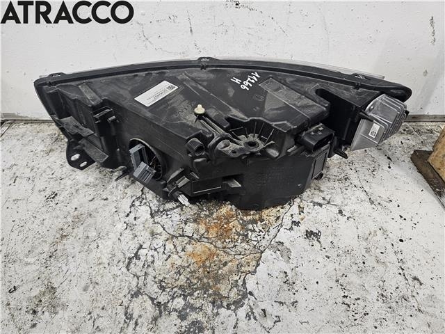 Frontlykt høyre halogen til Volvo XC40 2018-2024  (31655999|)
