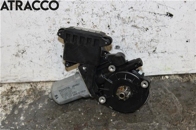 Ruteheis til Toyota Avensis 2009-2015 (Type III, Fase 1)  (6981005070|)