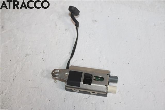 Antenne forsterker til Tesla Model X 2016-->> (144894600B|)