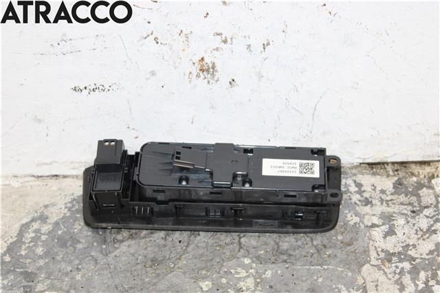 Bryter ruteheis til Volvo V40 2012-2019  (31334567|)