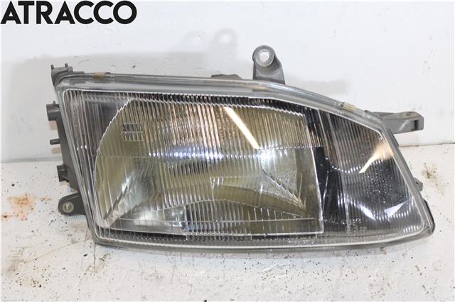 Frontlykt høyre halogen til Toyota Hiace 2001-2006 (Fase 2) (8111026083|)