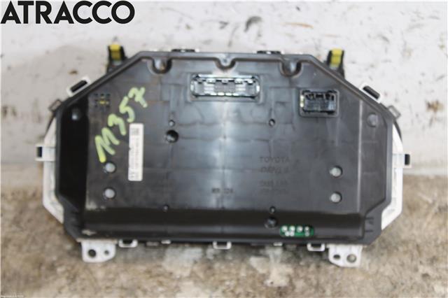 Instrumentpanel til Toyota Yaris 2014-2020 (Type III, Fase 2)  (83800F5441|)