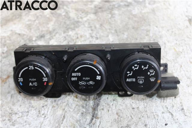 Varmeapparat betjening til Suzuki Grand Vitara, 1998-2005 (Type II) (9561054J23)