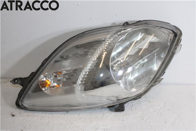 Frontlykt høyre halogen til Toyota Yaris, 2006-2009 (Type II, Fase 1)  (811300D330)
