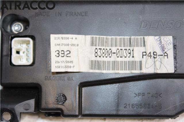 Instrumentpanel til Toyota Yaris 2003-2005 (Type I, Fase 2)  (838000D361|)