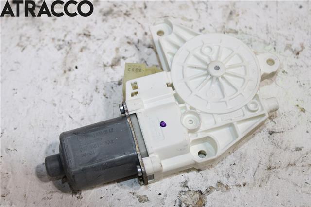 Ruteheis til Mercedes GL 2006-2012 (X164) (X164) (A2518200842|)