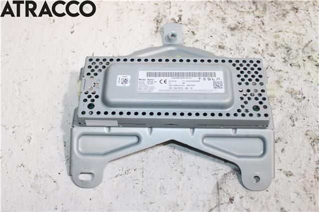 Antenne forsterker til Tesla Model Y 2021-2024 (Type I) (152797300D|)