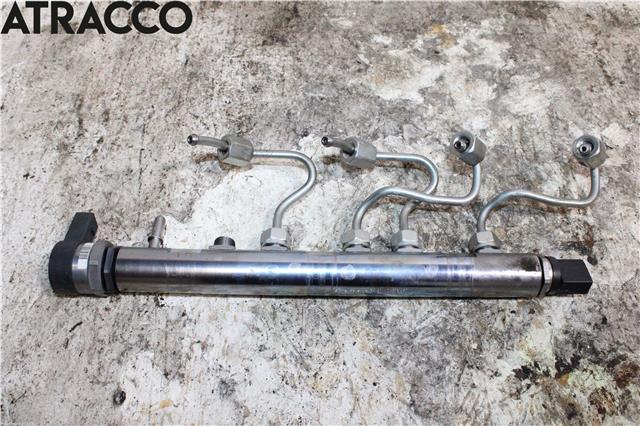 Dyseskinne (fuelrail) til BMW 1-Serie 2015-2019 (Fase 2) (F20/F21) (F20/F21) (13537809127|)