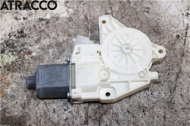 Ruteheis til Mercedes GLA 2014-2020 (X156) (X156) (A2469065100|)