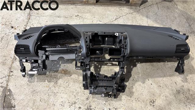 Dashbord til Mitsubishi Eclipse Cross, 2018-->> (8000A861XA)