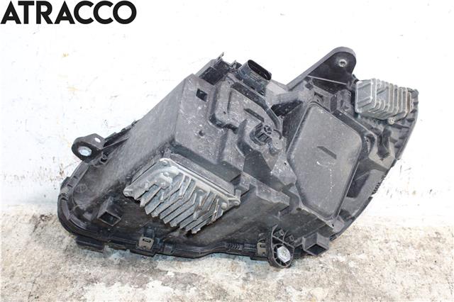Frontlykt høyre halogen til Mercedes C-Klasse 2014-2018 (Fase 1) (W205) (W205) (A2059067403|)