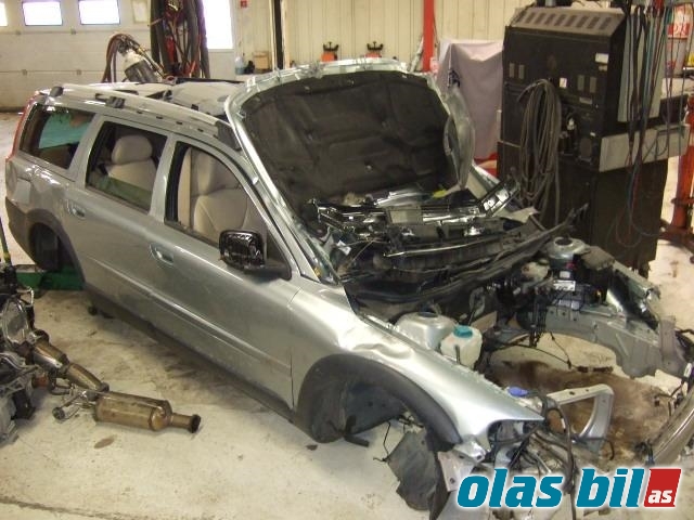 Volvo XC70 2005-2007 (Type I, Fase 2) , Motorkode: D5244 T4, Girkassekode: 30751347 07A3802704