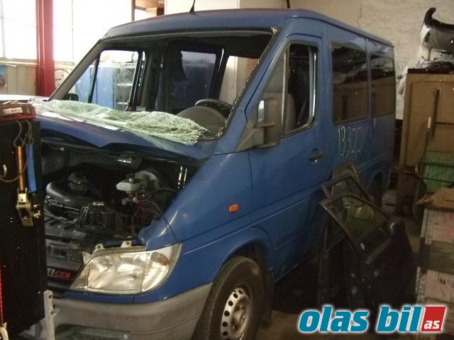 Mercedes 208-416 1995-->> , Motorkode: OM611.981, Girkassekode: 21126069007166430124