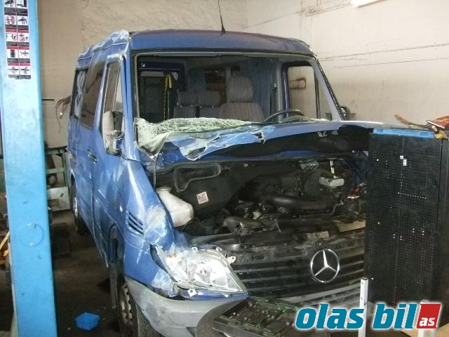Mercedes 208-416 1995-->> , Motorkode: OM611.981, Girkassekode: 21126069007166430124