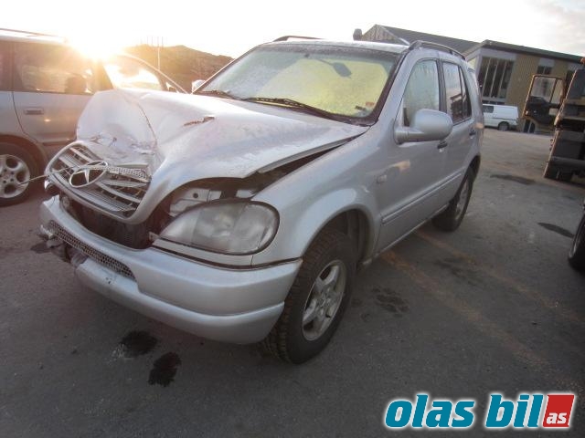 Mercedes ML 1997-2005 (W163) (W163), Motorkode: M 111.977, Girkassekode: 717461