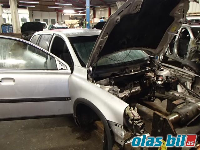 Volvo XC90 2002-2006 (Type I, Fase 1) , Motorkode: D5244T 6901191, Girkassekode: 8675151