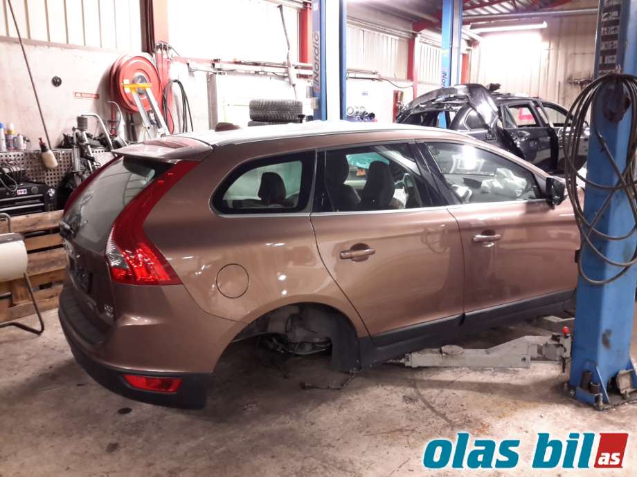 Volvo XC60 2008-2013 (Type I, Fase 1) , Motorkode: D5244T(16), Girkassekode: 31280472